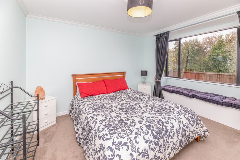 Photo of property in 23 Cross Street, Coalgate, 7673