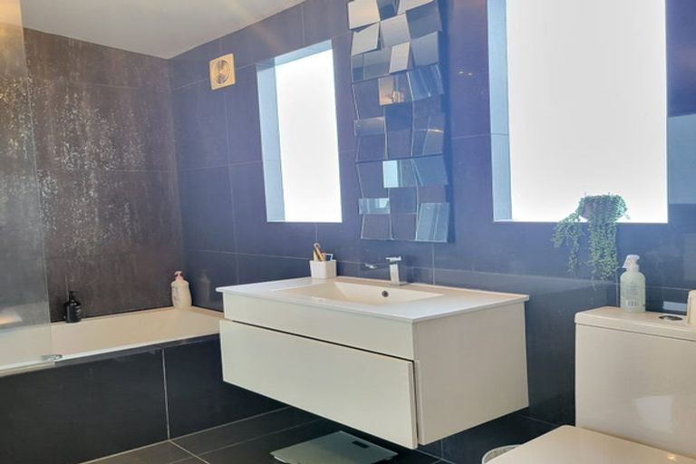 Photo of property in 1/185 Lake Road, Belmont, Auckland, 0622