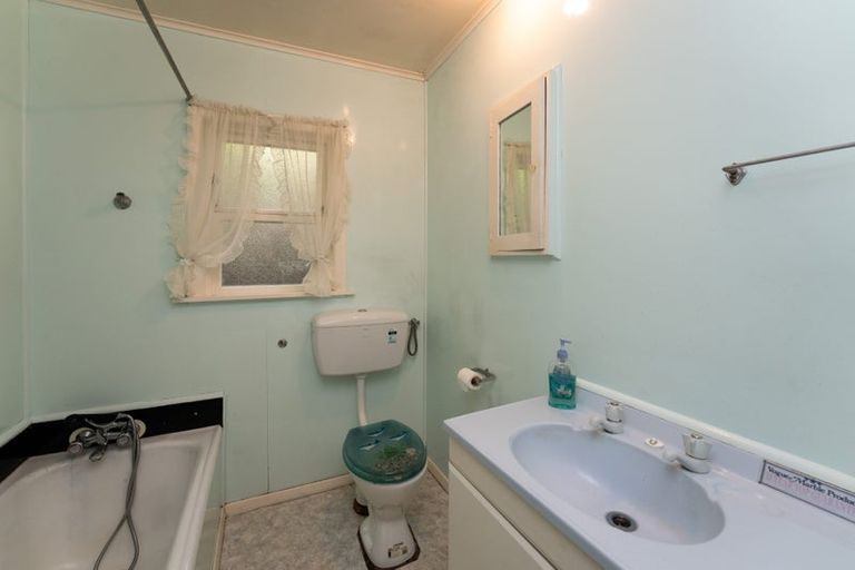 Photo of property in 18 Newry Road, Raumati Beach, Paraparaumu, 5032