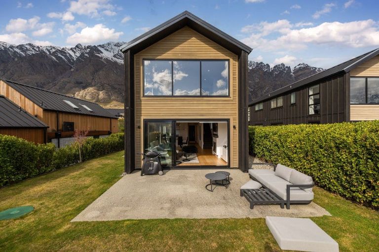 Photo of property in 25 Double Cone Road, Jacks Point, Queenstown, 9371