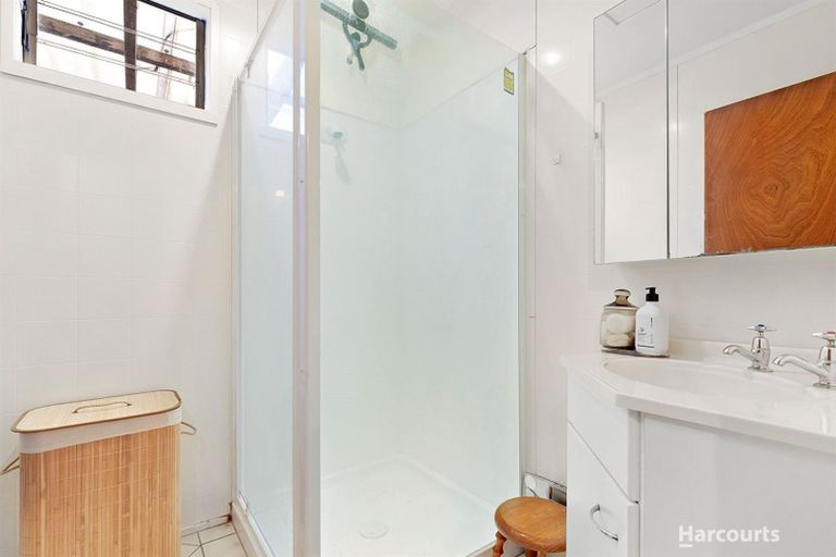 Photo of property in 1 Fernleigh Avenue, Waiuku, 2123