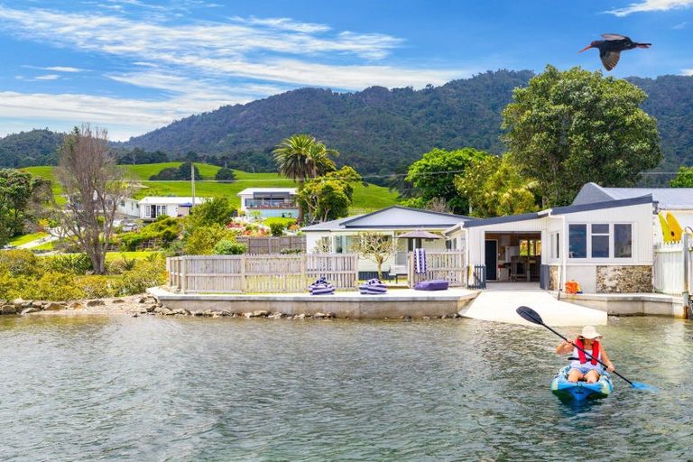 Photo of property in 1946 Whangarei Heads Road, Whangarei Heads, Whangarei, 0174
