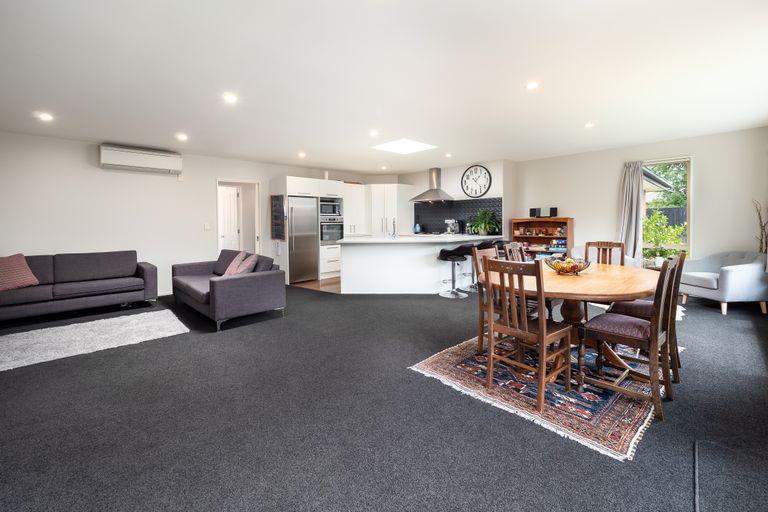 Photo of property in 92 Milns Road, Halswell, Christchurch, 8025