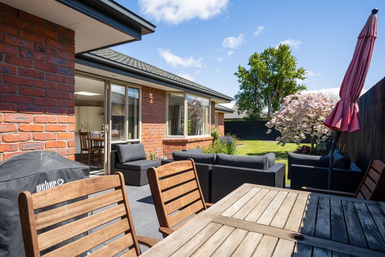 Photo of property in 92 Milns Road, Halswell, Christchurch, 8025