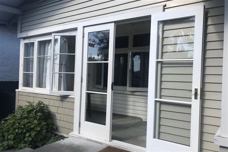 Photo of property in 90 Kennedy Road, Napier South, Napier, 4110