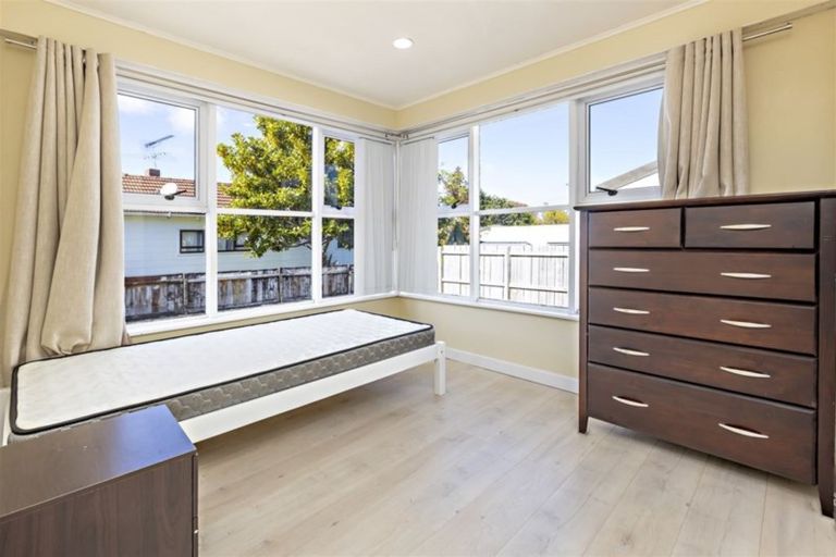 Photo of property in 2/15 Hill Road, Papatoetoe, Auckland, 2025