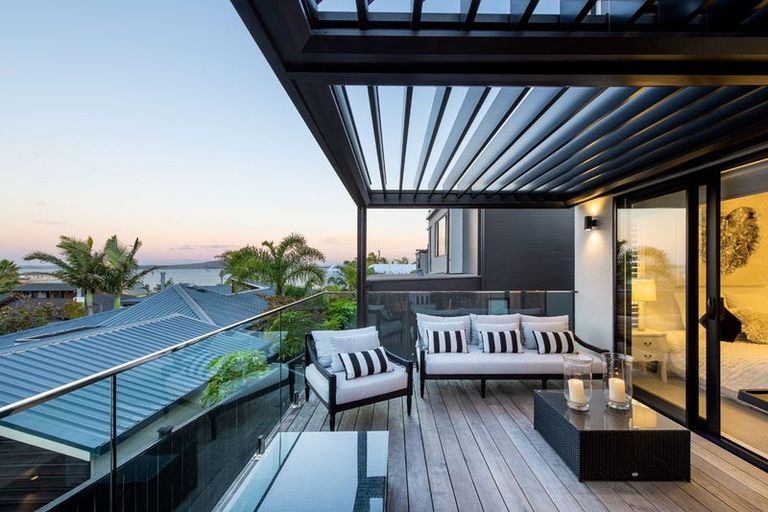 Photo of property in 18a Marama Street, Castor Bay, Auckland, 0620