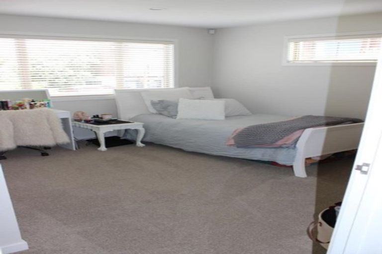 Photo of property in 28b Bevyn Street, Castor Bay, Auckland, 0620