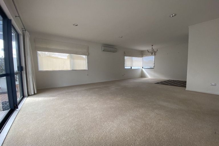 Photo of property in 2/90 Nile Road, Milford, Auckland, 0620