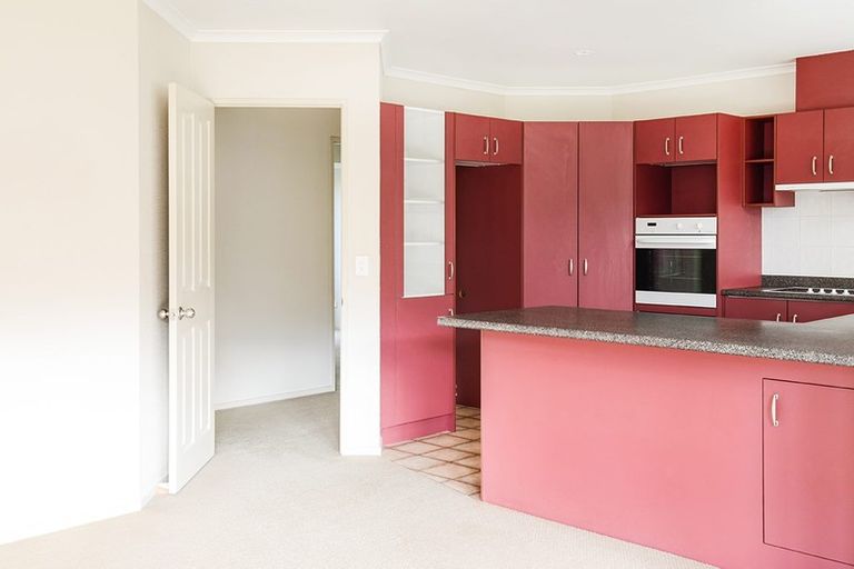 Photo of property in 41 Caulfield Place, Pukehangi, Rotorua, 3015