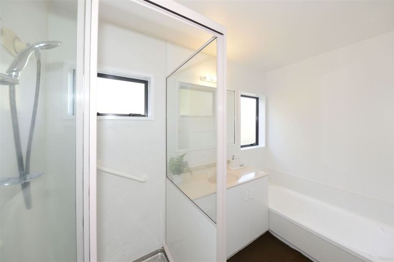 Photo of property in 431a Memorial Avenue, Burnside, Christchurch, 8053