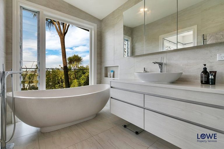 Photo of property in 63 Ngataringa Road, Devonport, Auckland, 0624