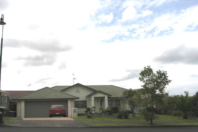 Photo of property in 31 Bluebird Crescent, Unsworth Heights, Auckland, 0632