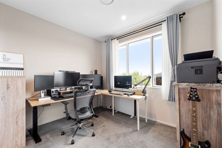 Photo of property in 7 Marlin Street, West Harbour, Auckland, 0618