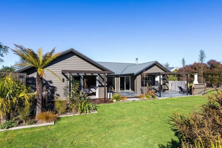 Photo of property in 21 Stewart Glen, Acacia Bay, Taupo, 3385
