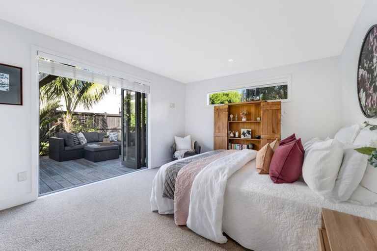 Photo of property in 8 The Parade, Bucklands Beach, Auckland, 2012