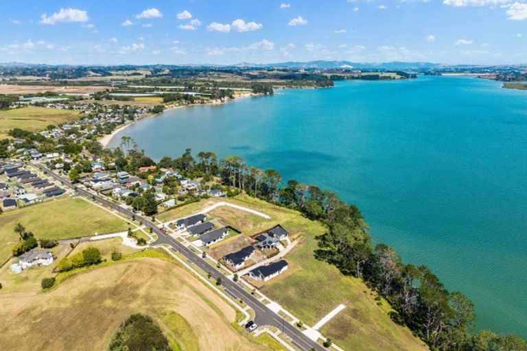 Photo of property in 4d Mclarin Road, Glenbrook, 2681