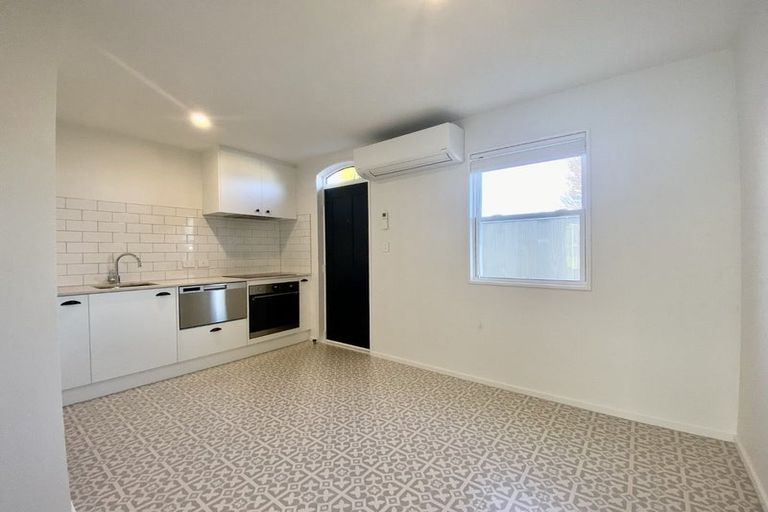 Photo of property in 4/12 Burke Street, Addington, Christchurch, 8024