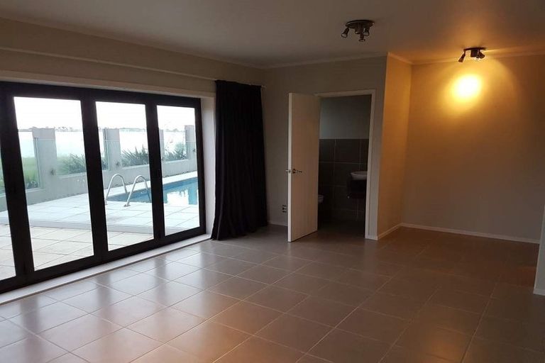 Photo of property in 37 St Annes Crescent, Wattle Downs, Auckland, 2103