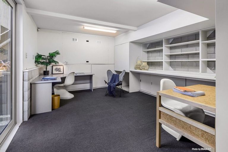 Photo of property in 257 Karaka Bay Road, Karaka Bays, Wellington, 6022