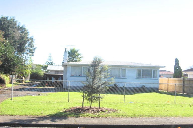 Photo of property in 1/2 Clark Street, Manurewa, Auckland, 2102