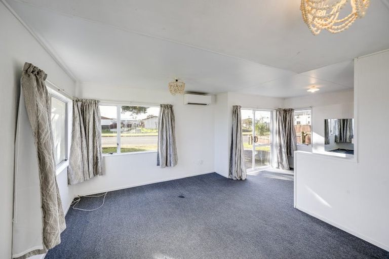 Photo of property in 355 Flaxmere Avenue, Flaxmere, Hastings, 4120