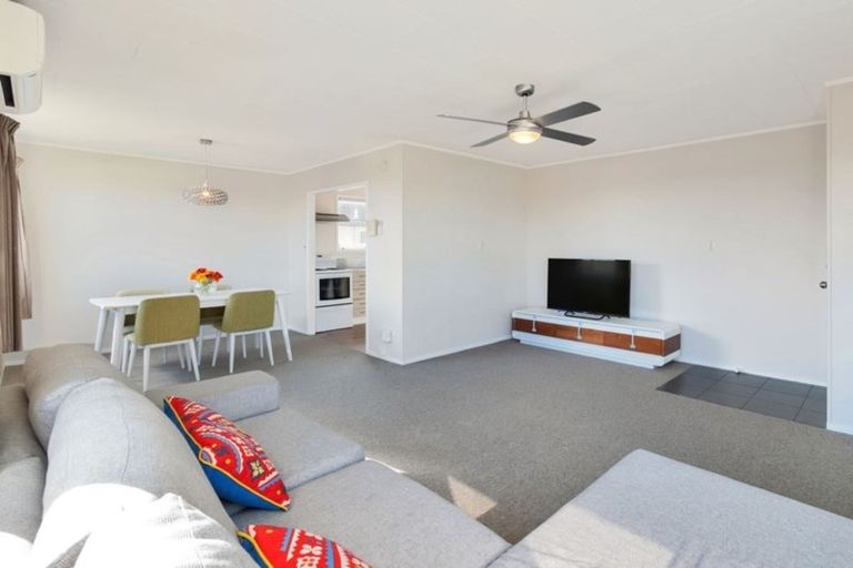 Photo of property in 5 Devonshire Road, Unsworth Heights, Auckland, 0632