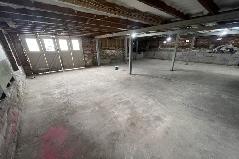 Photo of property in 16 Covil Avenue, Te Atatu South, Auckland, 0610