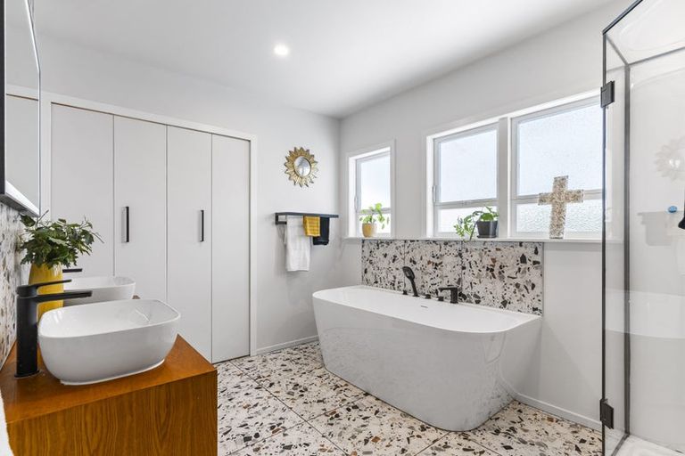 Photo of property in 28 Browns Avenue, Pakuranga, Auckland, 2010