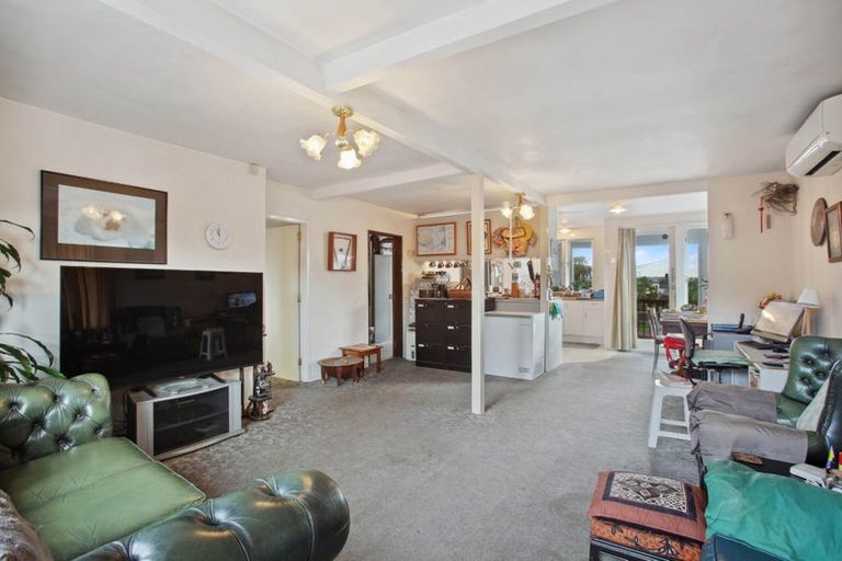 Photo of property in 25 Blacklock Avenue, Henderson, Auckland, 0612