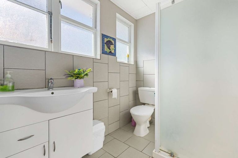 Photo of property in 51 Kenney Crescent, Fairfield, Hamilton, 3214