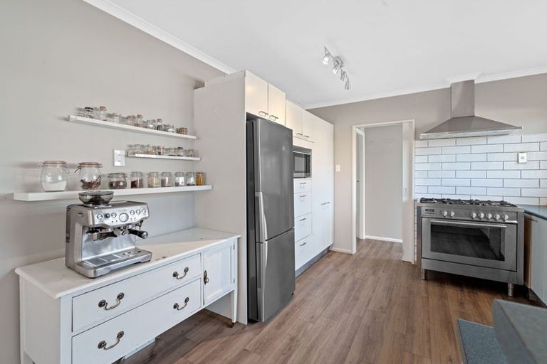 Photo of property in 105 Kennedys Bush Road, Halswell, Christchurch, 8025