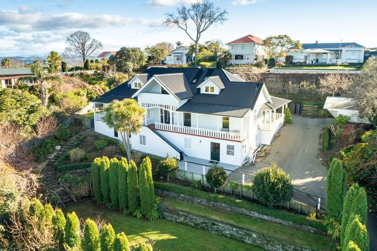 Photo of property in 10 Cobden Road, Bluff Hill, Napier, 4110