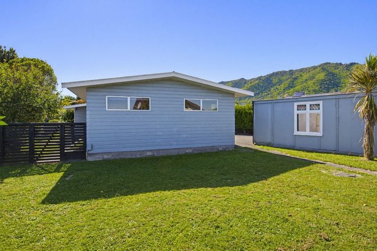 Photo of property in 32 Sylvan Avenue, Waikanae, 5036
