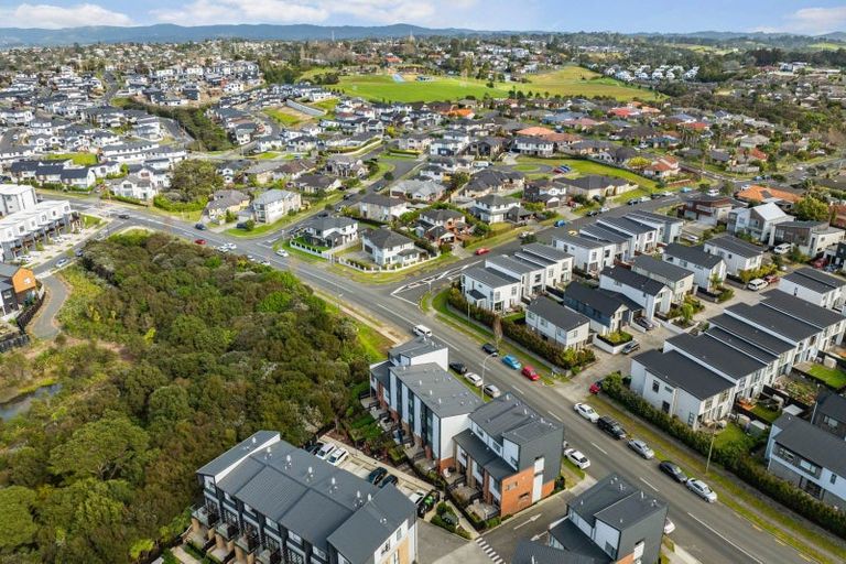 Photo of property in 44e Westgate Drive, Westgate, Auckland, 0614