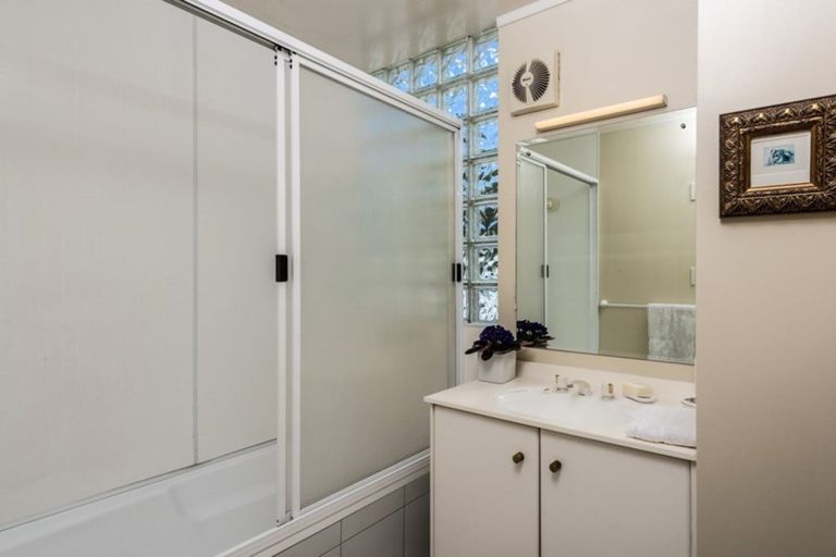 Photo of property in 1/103 Aberdeen Road, Castor Bay, Auckland, 0620