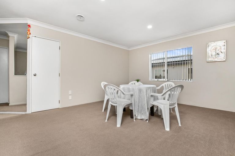 Photo of property in 30a Wellington Street, Pukekohe, 2120