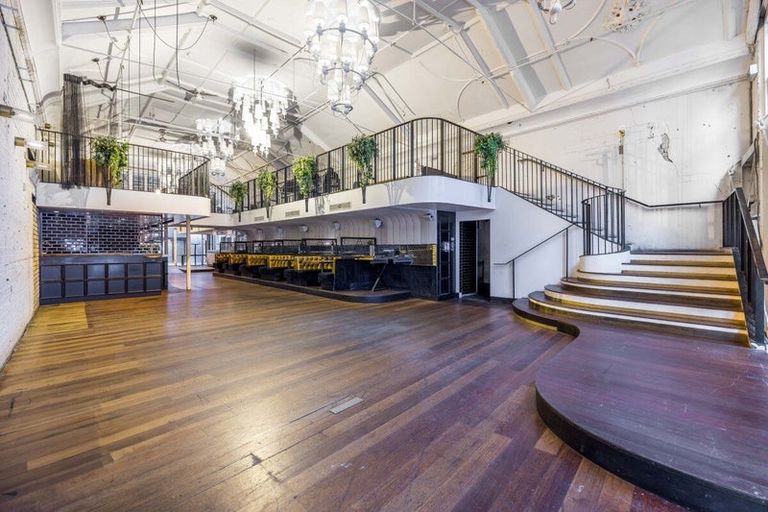 Photo of property in 44a Queen Street, Northcote Point, Auckland, 0627