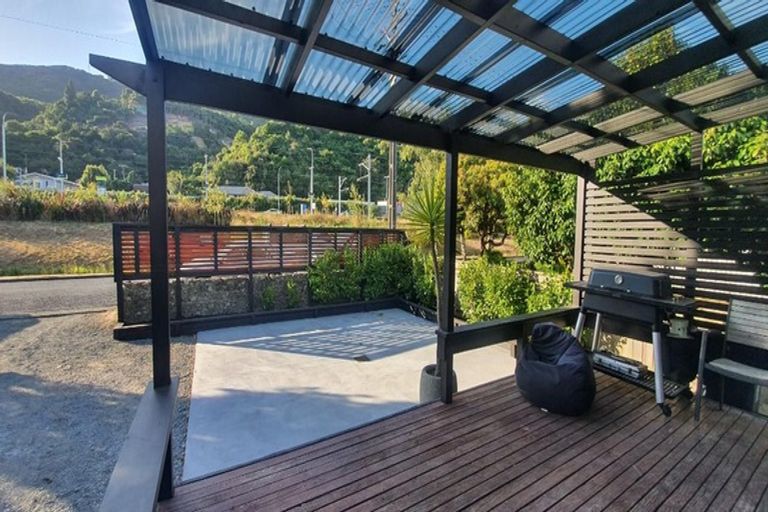 Photo of property in 14 Golf Road, Manor Park, Lower Hutt, 5019