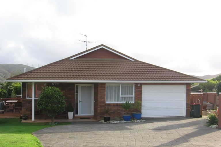 Photo of property in 21a Cambrian Street, Churton Park, Wellington, 6037