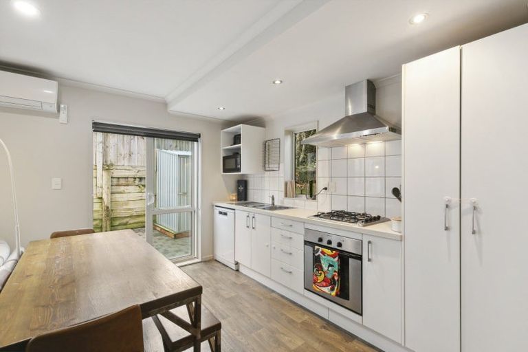 Photo of property in 3/16 Black Rock Road, Newlands, Wellington, 6037