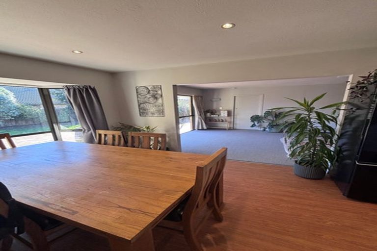 Photo of property in 60 Dunbarton Street, Redwood, Christchurch, 8051