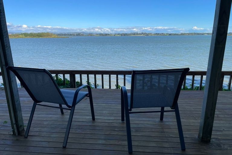 Photo of property in 8 Lawson Way, Weymouth, Auckland, 2103