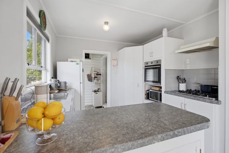Photo of property in 1/5 Rainsford Street, Moturoa, New Plymouth, 4310