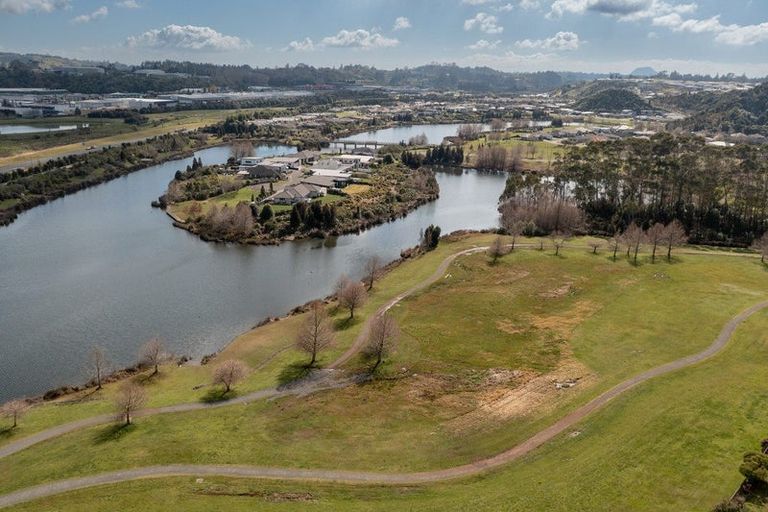 Photo of property in 39 Scoria Close, Pyes Pa, Tauranga, 3112