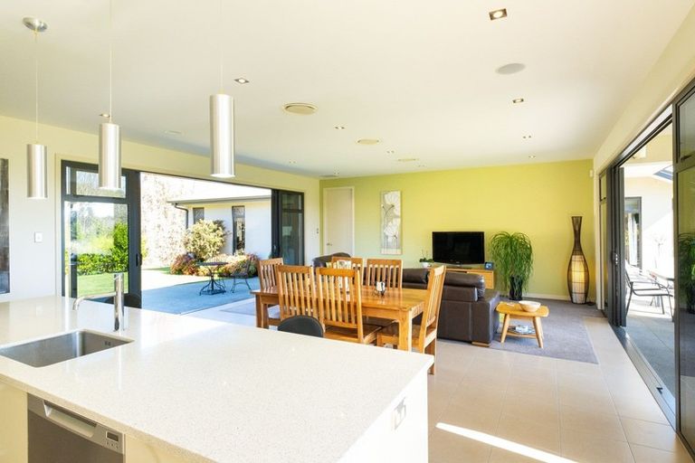 Photo of property in 44 Tauroa Valley Road, Havelock North, 4130