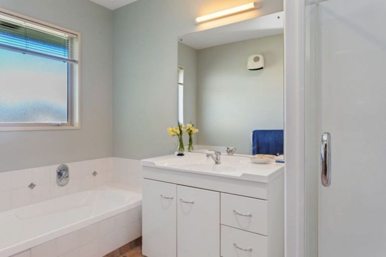 Photo of property in 4 Willowside Place, Amberley, 7410