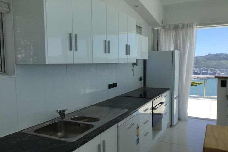 Photo of property in 11 Robieson Street, Roseneath, Wellington, 6011