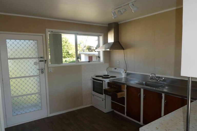 Photo of property in 4/48 Mcleod Road, Henderson, Auckland, 0612