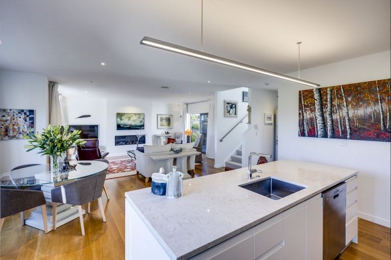 Photo of property in 12 Bray Place, Havelock North, 4130